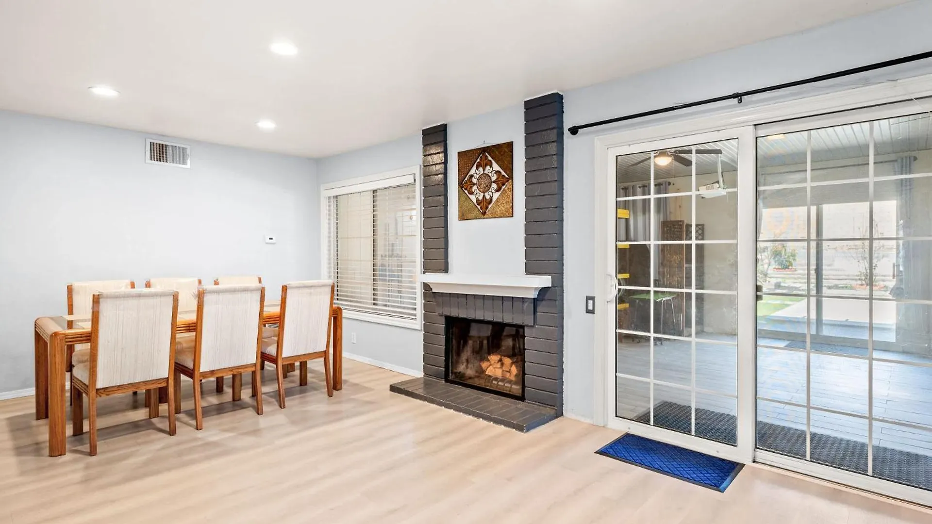Holiday home Spacious Family Retreat W Garden & Modern Comfort Ontario