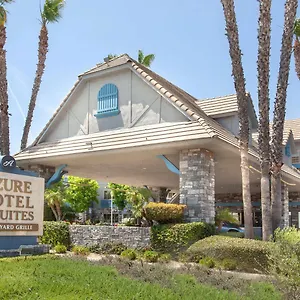 Hotel Azure Hotel&suites Trademark Collection By Wyndham, Ontario